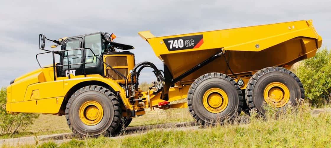 Преимущества модернизированного самосвала с шарнирно-сочлененной рамой Cat® 740GC Преимущества модернизированного самосвала с шарнирно-сочлененной рамой Cat® 740GC