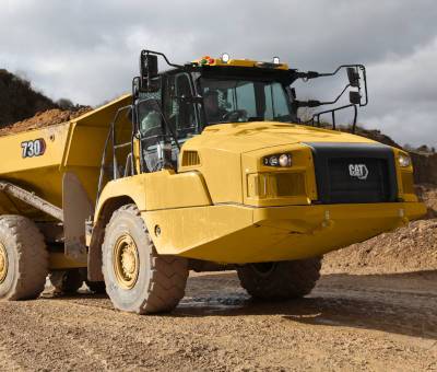 Огляд самоскида з шарнірно-зчленованою рамою Cat® 730 Огляд самоскида з шарнірно-зчленованою рамою Cat® 730