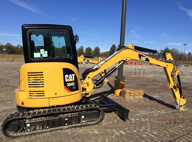 Міні-екскаватори CAT 304E2 CR – слайд