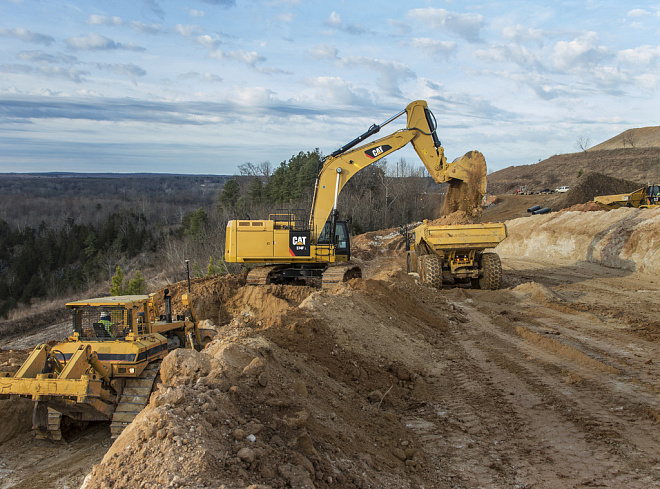 Великі гусеничні екскаватори CAT 374F L – слайд