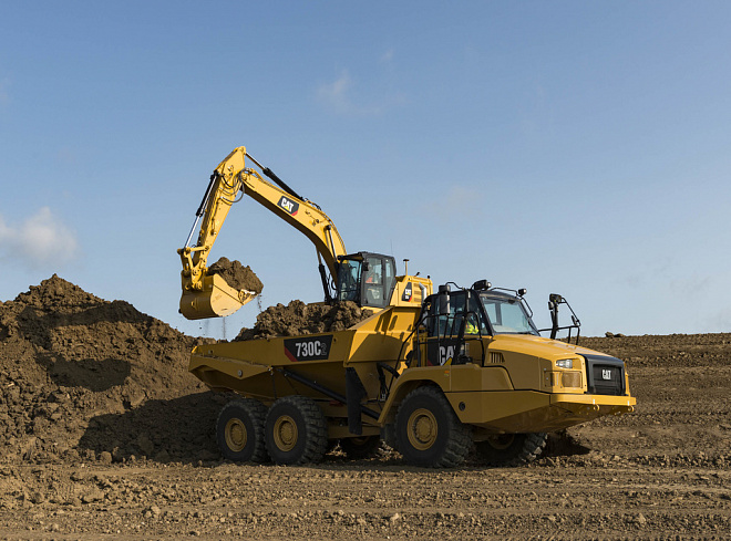 Середні гусеничні екскаватори CAT 323 – слайд