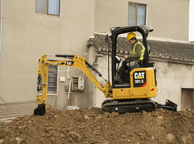 Міні-екскаватори CAT 301.5 – слайд
