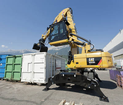 Колісний екскаватор для вантажно-розвантажувальних робіт Cat® M322D2 MH Колісний екскаватор для вантажно-розвантажувальних робіт Cat® M322D2 MH