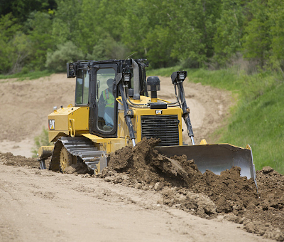 Комфортна кабіна та робоче місце оператора бульдозера D5R2