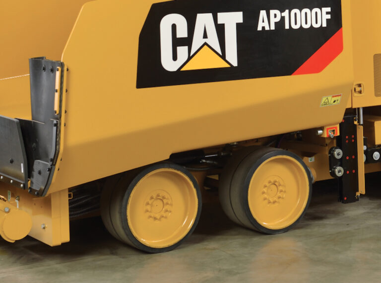 Гусеничні асфальтоукладачі CAT AP1055F – слайд