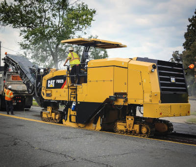 Система конвеєра дорожньої фрези Cat® PM620 і її переваги. Система конвеєра дорожньої фрези Cat® PM620 і її переваги.