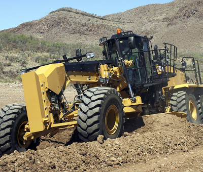 Огляд конструкції та робочого місця оператора автогрейдера Cat® 18M3 Огляд конструкції та робочого місця оператора автогрейдера Cat® 18M3