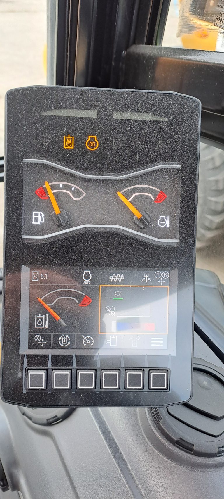 Міні-екскаватори CAT 303CR б/в – слайд