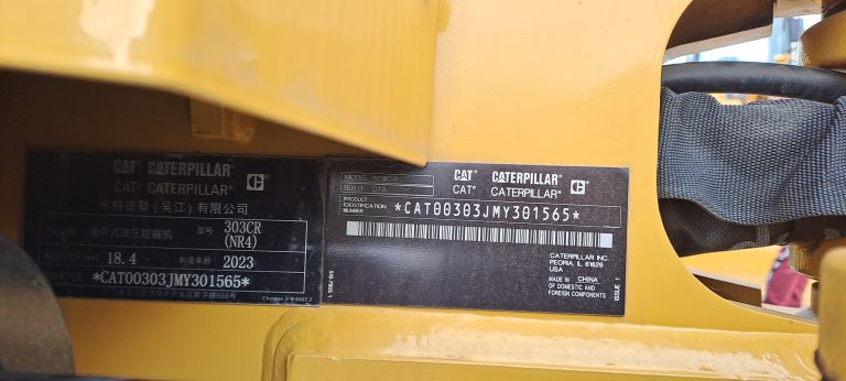 Міні-екскаватори CAT 303CR б/в – слайд