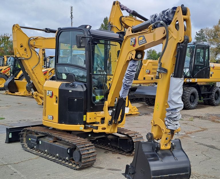 Міні-екскаватори CAT 303CR б/в – слайд