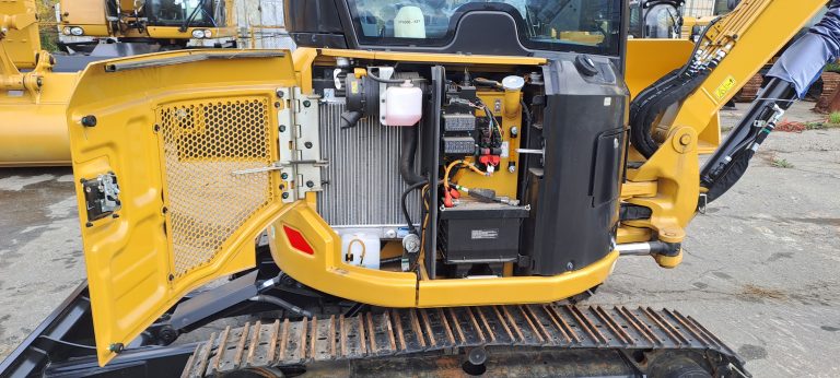 Міні-екскаватори CAT 303CR б/в – слайд