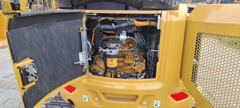 Міні-екскаватори CAT 303CR б/в – слайд