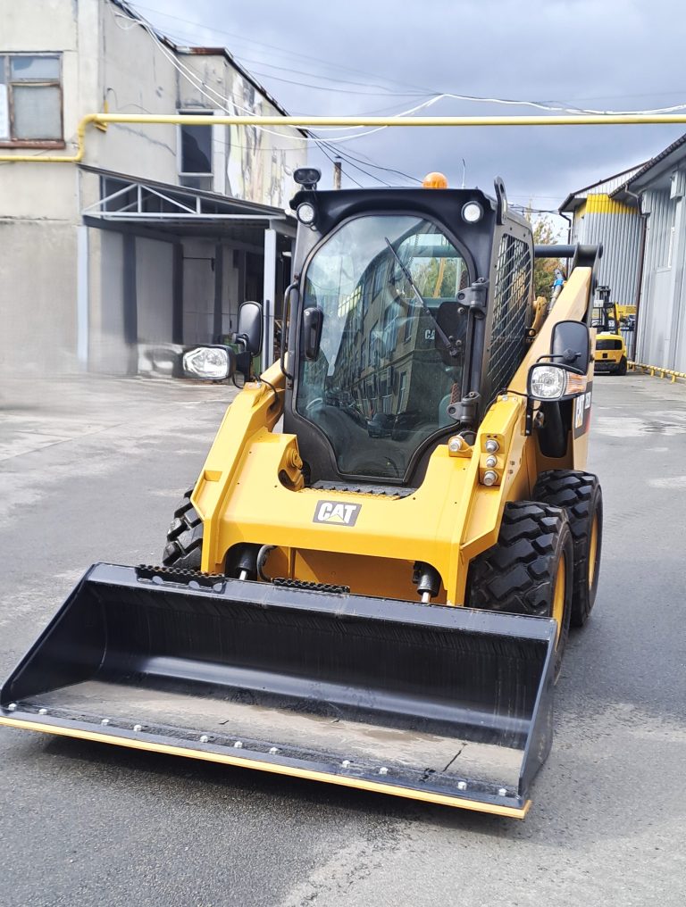 Міні-навантажувачі CAT 262D б/в – слайд