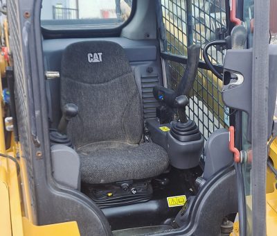 Міні-навантажувачі CAT 262D б/в – мініатюра