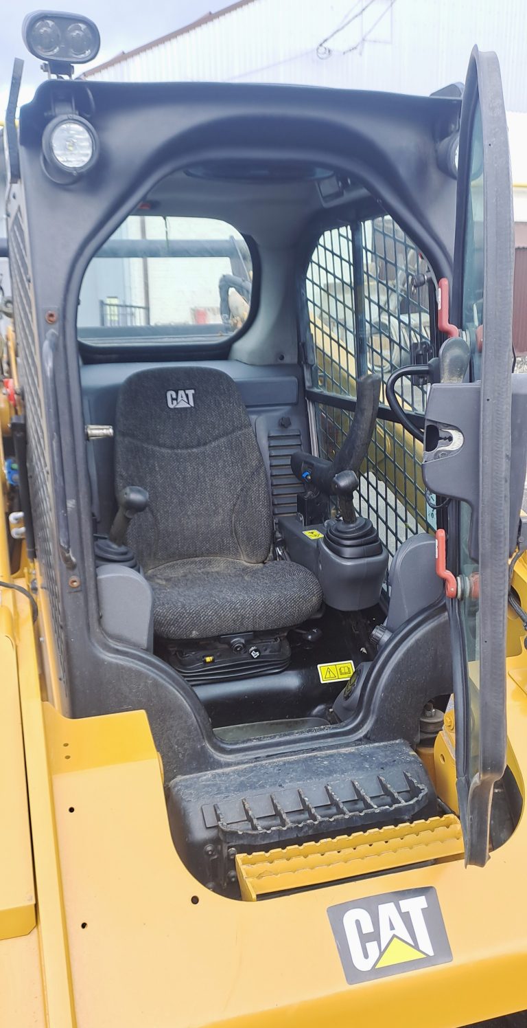 Міні-навантажувачі CAT 262D б/в – слайд