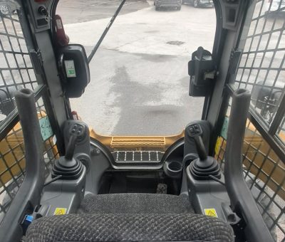 Міні-навантажувачі CAT 262D б/в – мініатюра