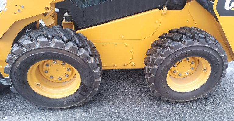 Міні-навантажувачі CAT 262D б/в – слайд