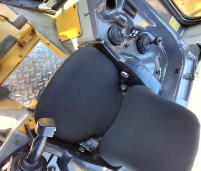 Гусеничні бульдозери CAT D6T б/в – мініатюра