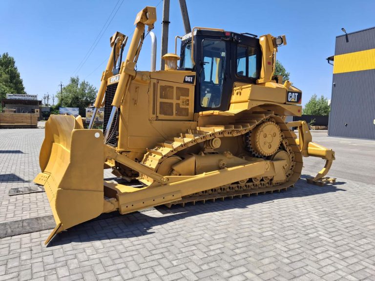 Гусеничні бульдозери CAT D6T б/в – слайд