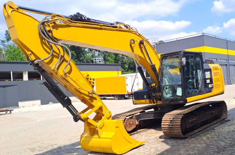 Середні гусеничні екскаватори CAT 320E L б/в – слайд