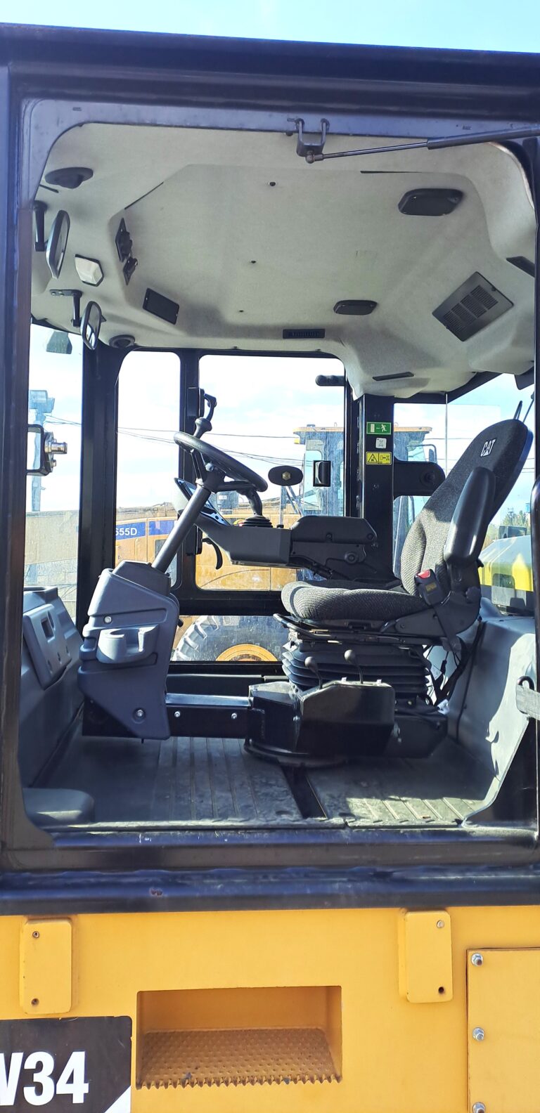 Пневмоколісні котки CAT Пневмоколісний коток CAT CW-34 б/в – слайд