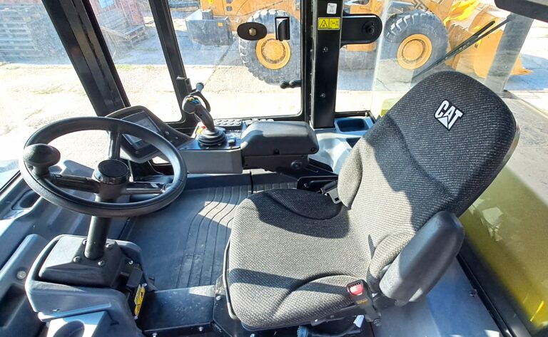 Пневмоколісні котки CAT Пневмоколісний коток CAT CW-34 б/в – слайд