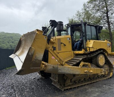 Середні гусеничні бульдозери CAT D6 – мініатюра