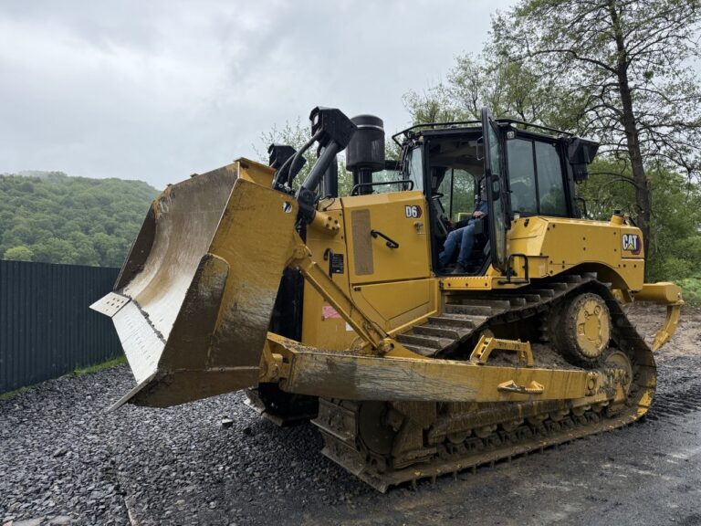 Середні гусеничні бульдозери CAT D6 – слайд