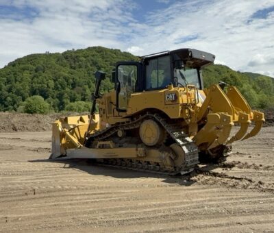Середні гусеничні бульдозери CAT D6 – мініатюра