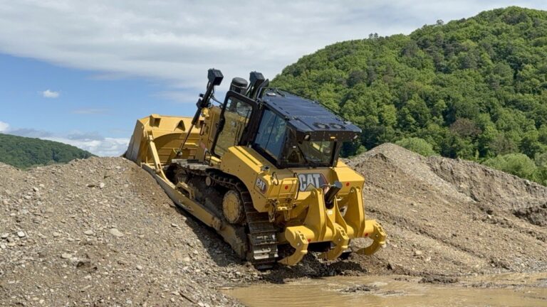 Середні гусеничні бульдозери CAT D6 – слайд