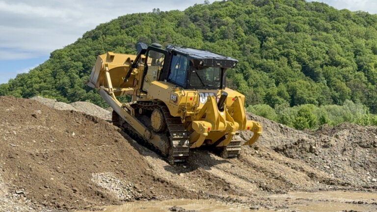 Середні гусеничні бульдозери CAT D6 – слайд
