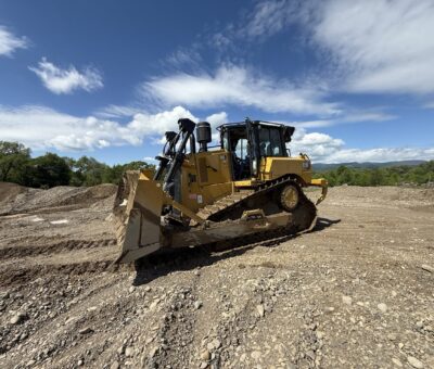 Середні гусеничні бульдозери CAT D6 – мініатюра