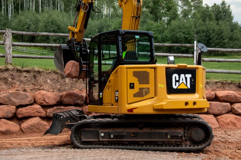 Міні-екскаватори CAT 308 CR – слайд