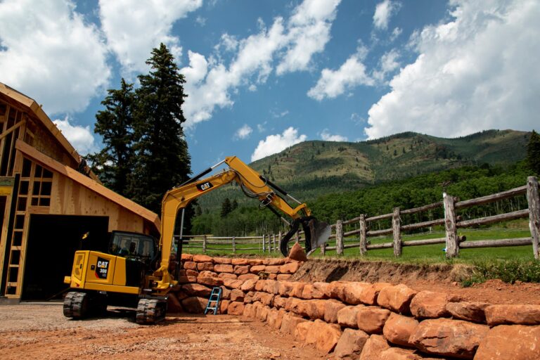 Міні-екскаватори CAT 308 CR – слайд