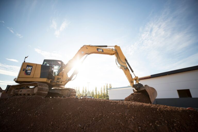 Міні-екскаватори CAT 308 CR – слайд